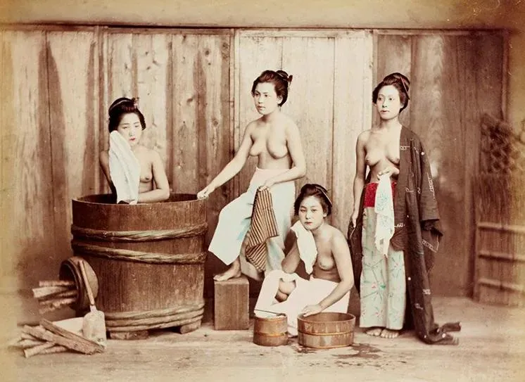 Foto histórica de ofuro tradicional